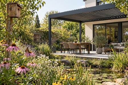 Planlegg pergola i en hage med plass til dyreliv