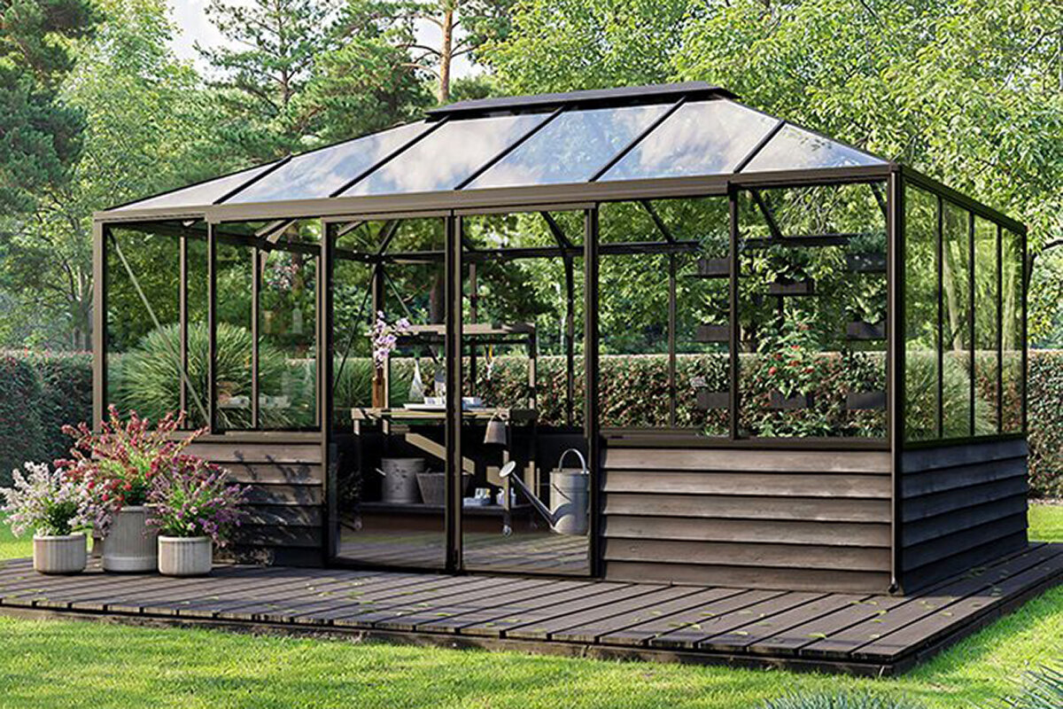 Pyramide Drivhus på Mur – Premium Aluminium Drivhus | Premiumvinduer